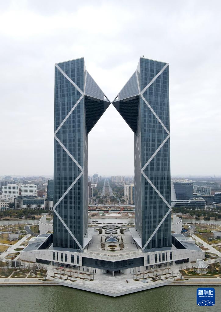 上海:临港新片区中银金融中心竣工 上海:临港新片区中银金融中心竣工