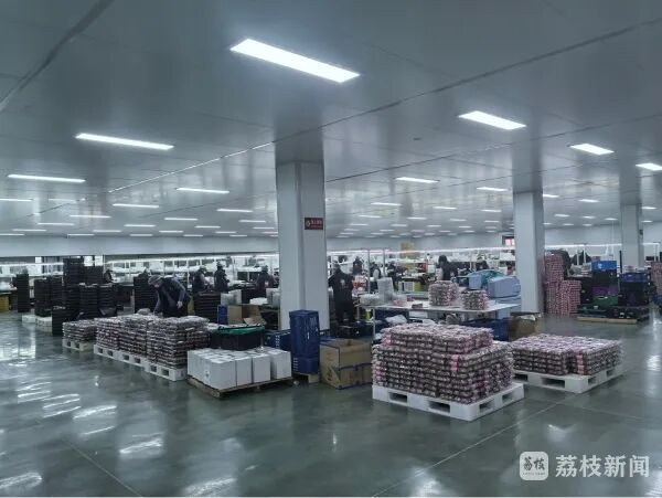 300元一斤的“黑草莓”热卖，它为啥这么贵？