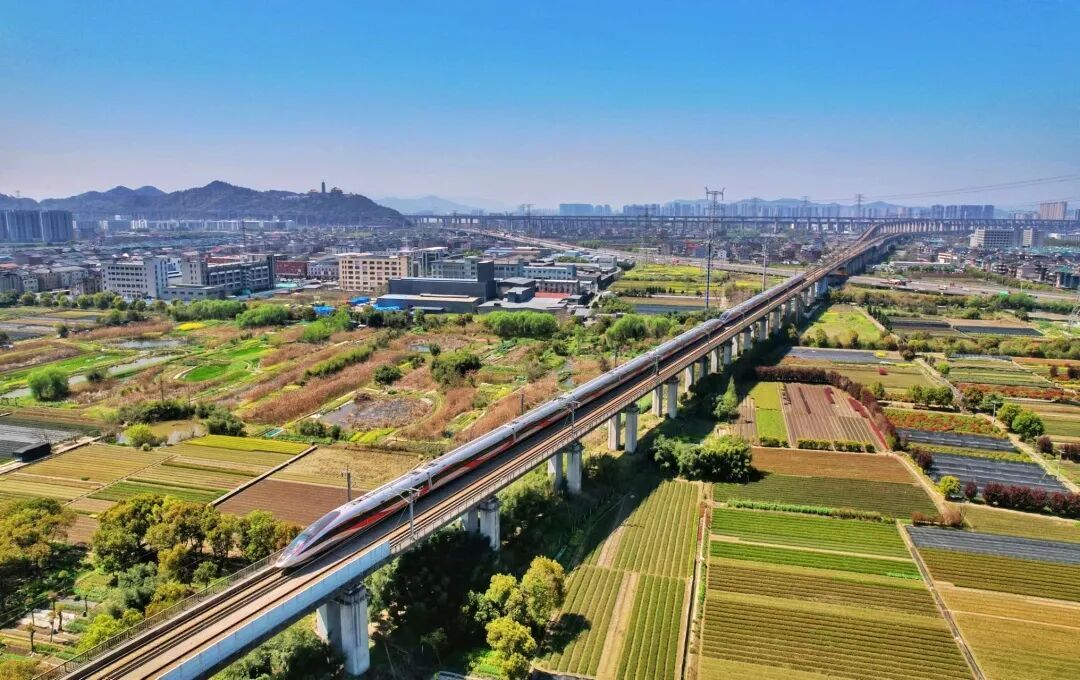 全程1318公里,中间只停一站!探访京沪间最快列车 全程1318公里,中间只停一站!探访京沪间最快列车