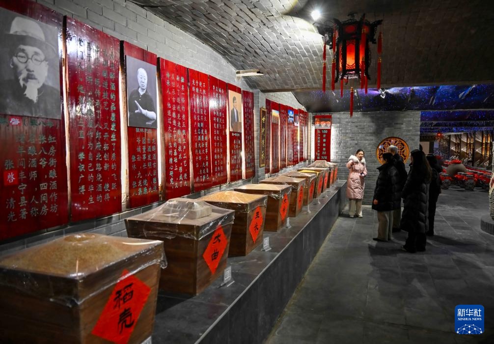 河北承德：古法酿造续醇香