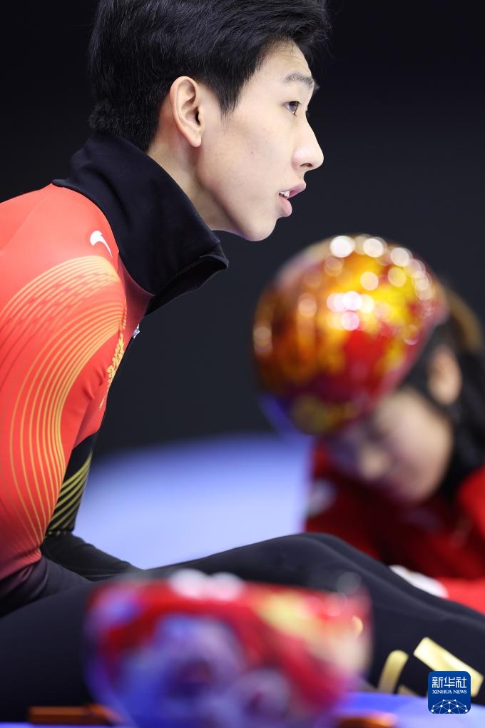 中国短道速滑队备战米兰冬奥会