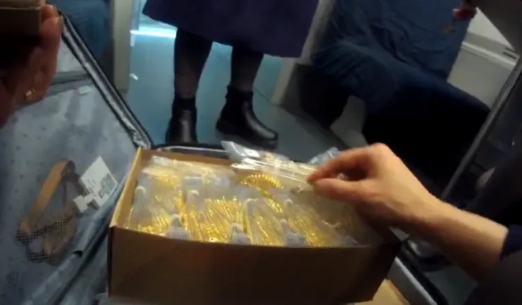 12公斤黄金!被遗忘在D914次列车上 12公斤黄金!被遗忘在D914次列车上