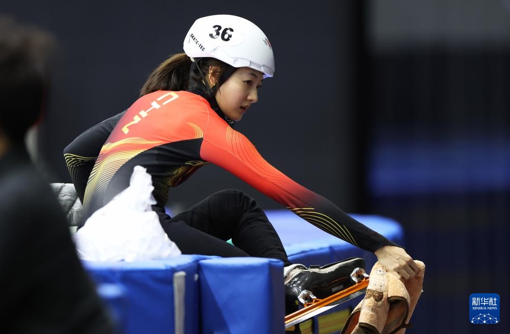 中国短道速滑队备战米兰冬奥会