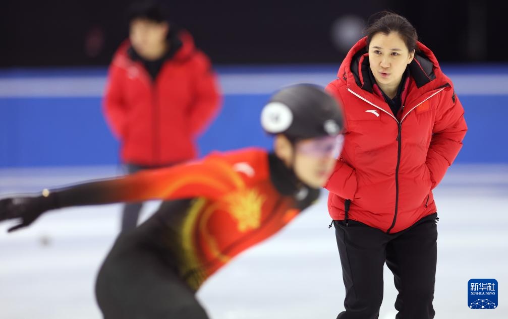 中国短道速滑队备战米兰冬奥会