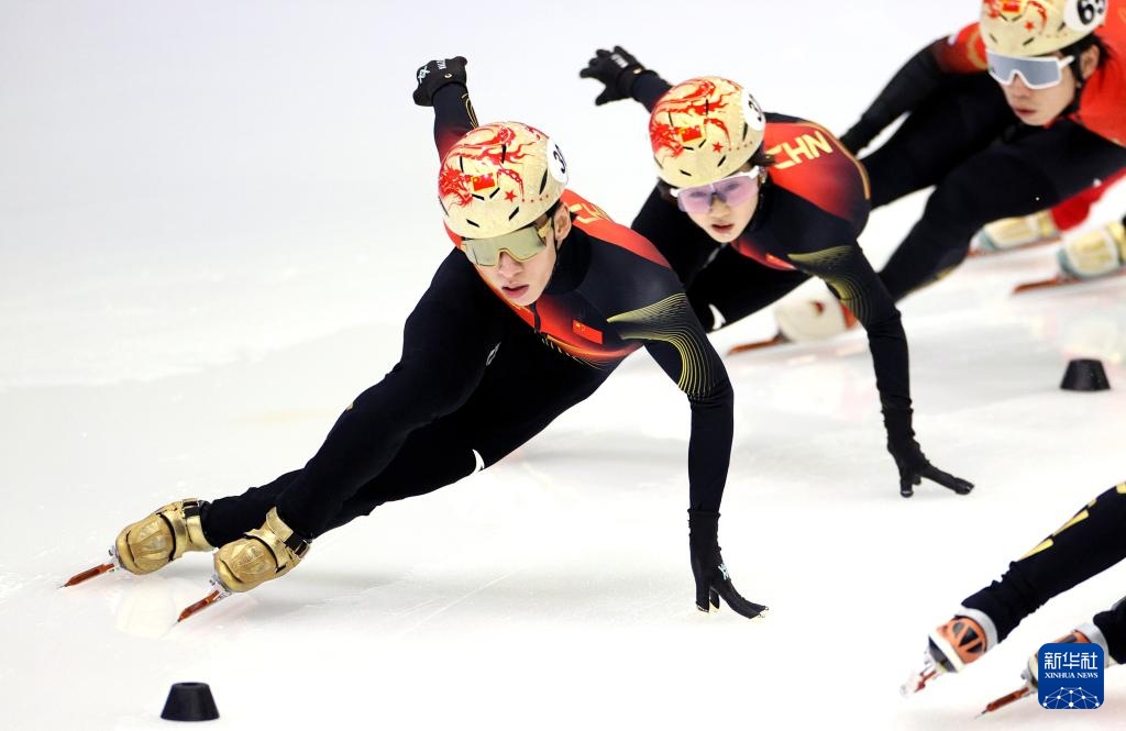 中国短道速滑队备战米兰冬奥会