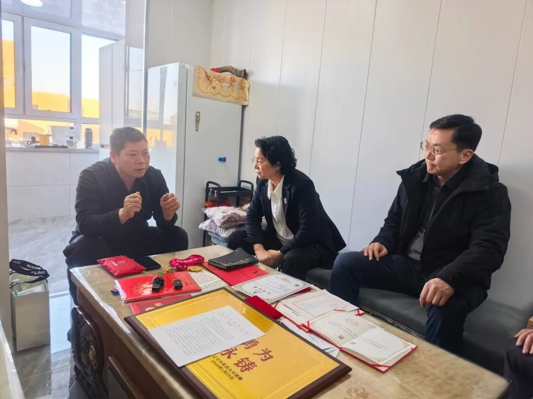 献血13次仅告知家人5次，牺牲时随身带急救包……网友：致敬英雄金城龙！