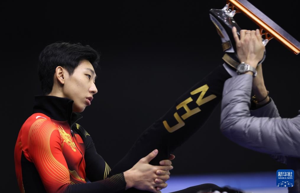 中国短道速滑队备战米兰冬奥会