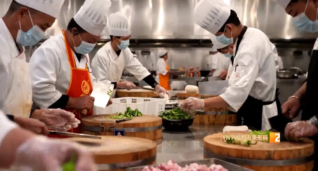 解锁年夜饭新吃法!昆明酒店推外送套餐,硬菜吃到爽 解锁年夜饭新吃法!昆明酒店推外送套餐,硬菜吃到爽