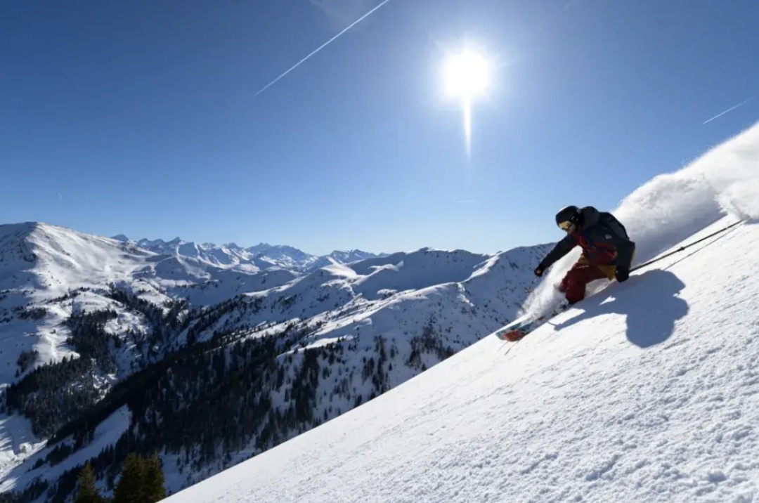滑雪热、哭哭马爆火,这届年轻人花钱只认 “情价比” 滑雪热、哭哭马爆火,这届年轻人花钱只认 “情价比”
