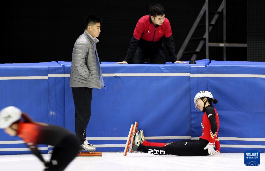 中国短道速滑队备战米兰冬奥会