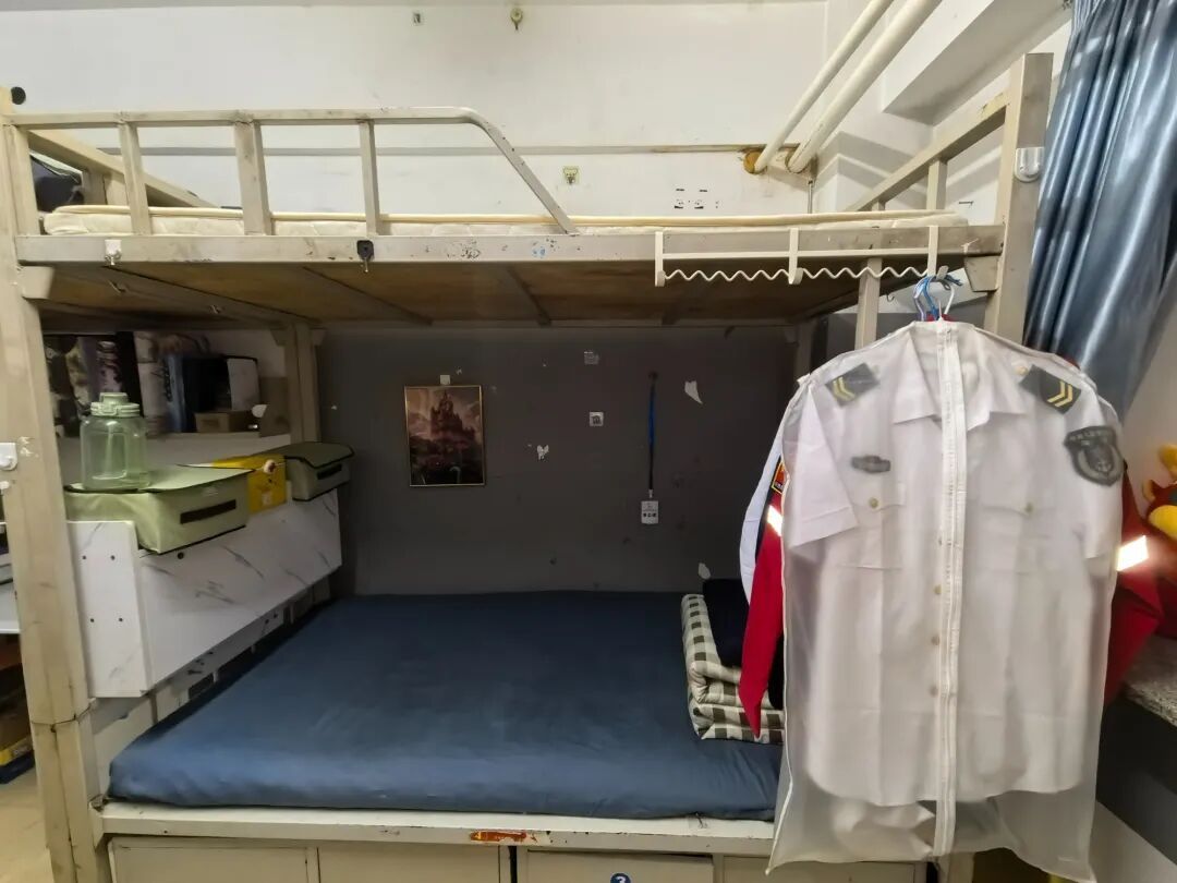 献血13次仅告知家人5次，牺牲时随身带急救包……网友：致敬英雄金城龙！