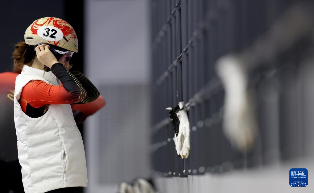 中国短道速滑队备战米兰冬奥会