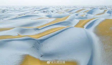 好美！塔克拉玛干沙漠雪顶咖啡又上新