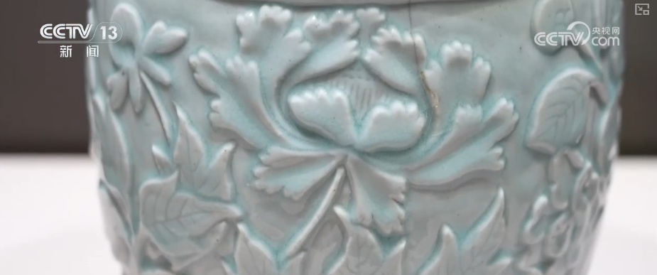 纹饰纹样与赛博光影碰撞、古韵国风成“顶流审美” 中华文化创新表达彰显蓬勃生命力