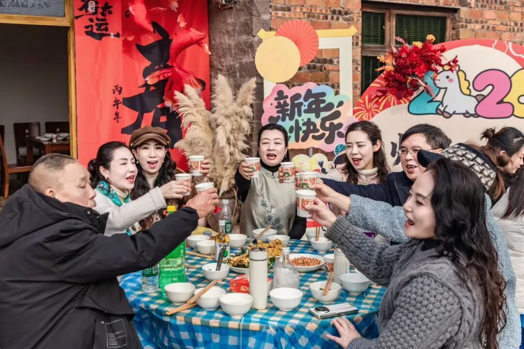 花5万请全村吃饭，只为找回儿时年味？这个四川姑娘的坝坝宴4年办了4次