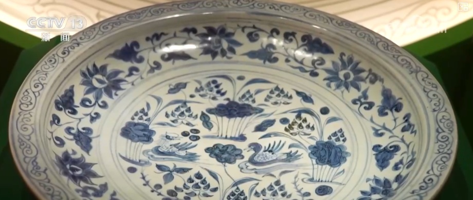 纹饰纹样与赛博光影碰撞、古韵国风成“顶流审美” 中华文化创新表达彰显蓬勃生命力