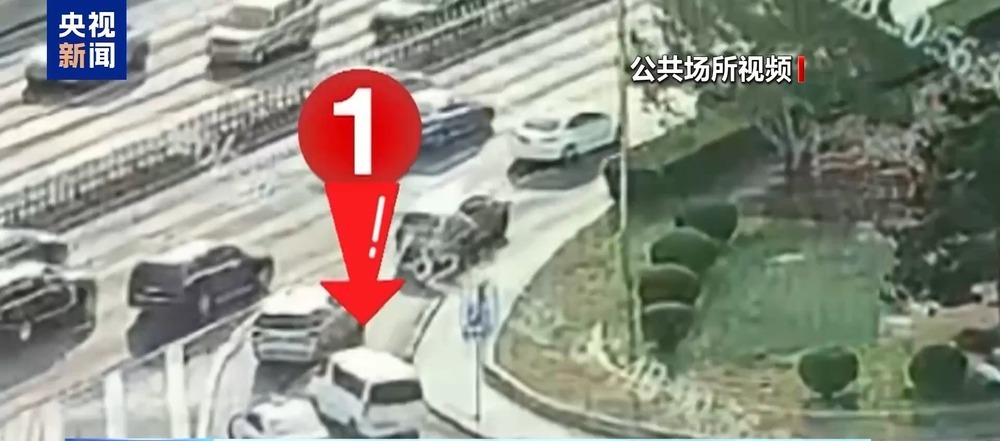 开车遇到“拉链式”交替通行路段该怎么走？交警详解