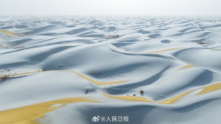 好美！塔克拉玛干沙漠雪顶咖啡又上新