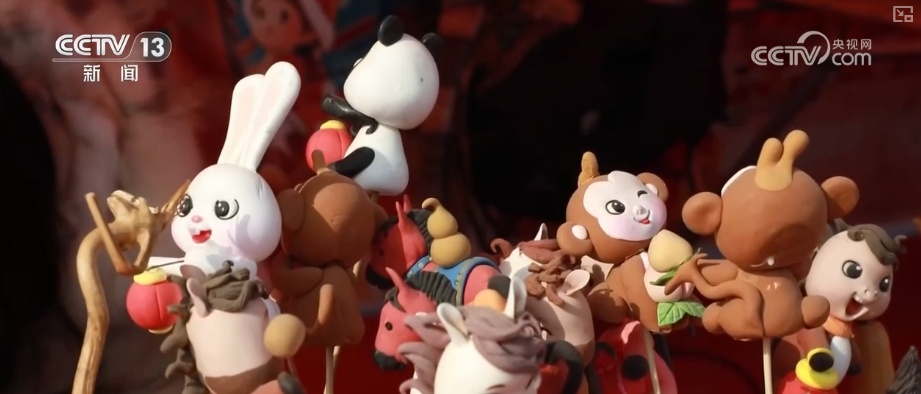 多彩集市透着浓浓年味藏着经济活力 品质升级助力“年经济”焕彩焕新