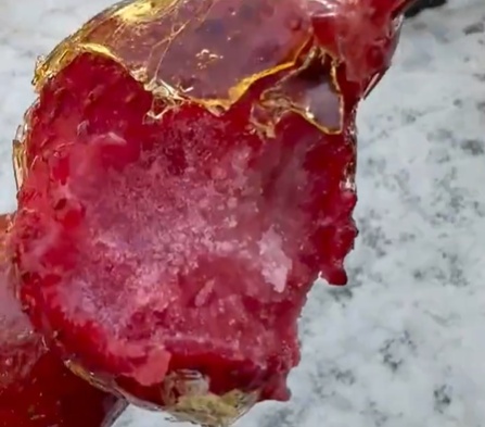 “冰”糖葫芦、“冰糖”葫芦？网友热议东北“冻货”正宗吃法