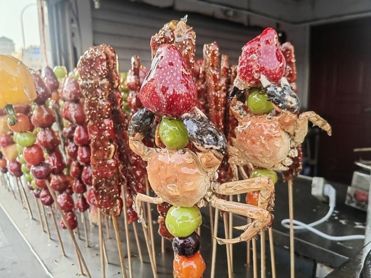 “冰”糖葫芦、“冰糖”葫芦？网友热议东北“冻货”正宗吃法