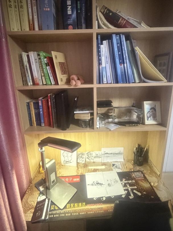 他的素描里,全是穿军装的样子……英雄金城龙,一路走好! 他的素描里,全是穿军装的样子……英雄金城龙,一路走好!