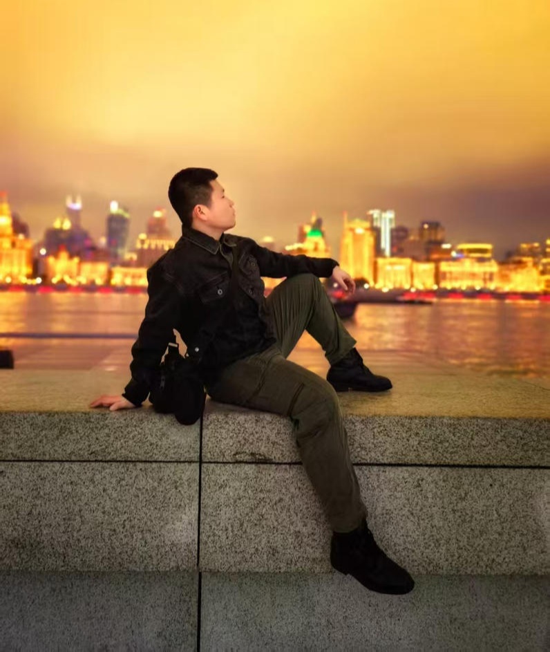 他的素描里,全是穿军装的样子……英雄金城龙,一路走好! 他的素描里,全是穿军装的样子……英雄金城龙,一路走好!