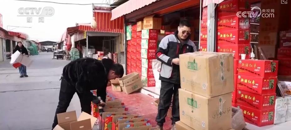 多彩集市透着浓浓年味藏着经济活力 品质升级助力“年经济”焕彩焕新