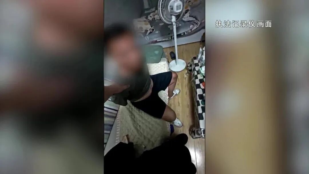 与100多名女性保持暧昧关系，假飞行员徐某落网