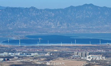 北京冬日暖阳在线 官厅水库冰封水面开始融化 北京冬日暖阳在线 官厅水库冰封水面开始融化