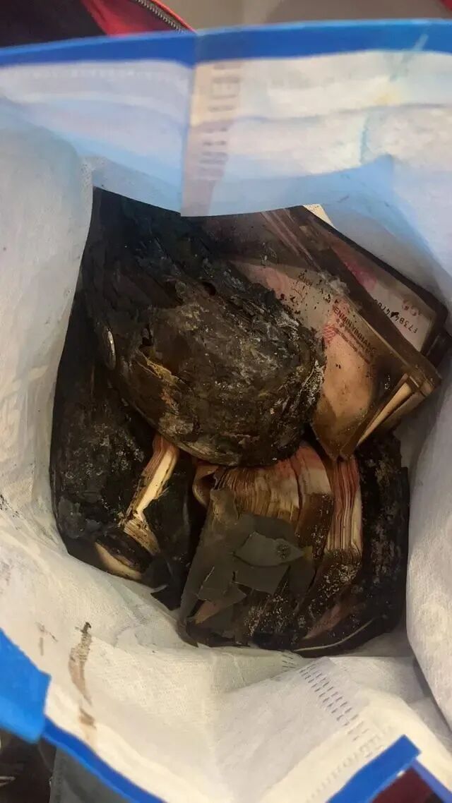 一老人家中发生火灾，近40万现金被烧毁