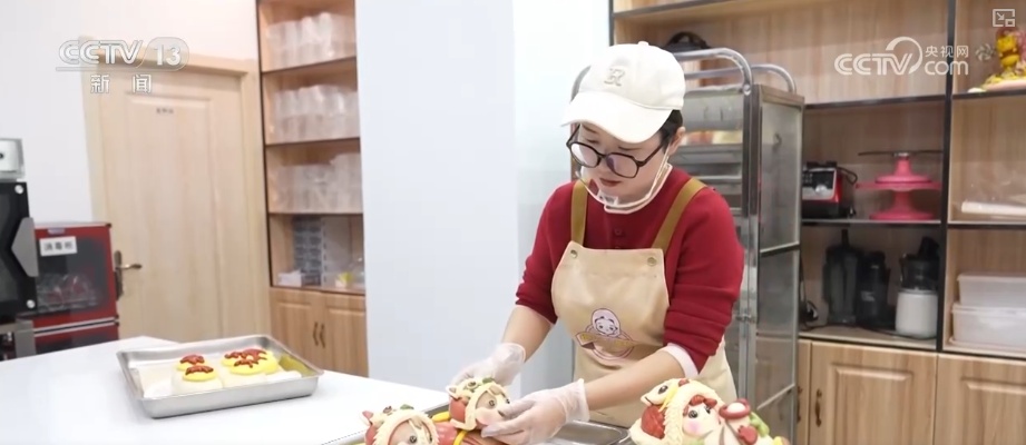 多彩集市透着浓浓年味藏着经济活力 品质升级助力“年经济”焕彩焕新