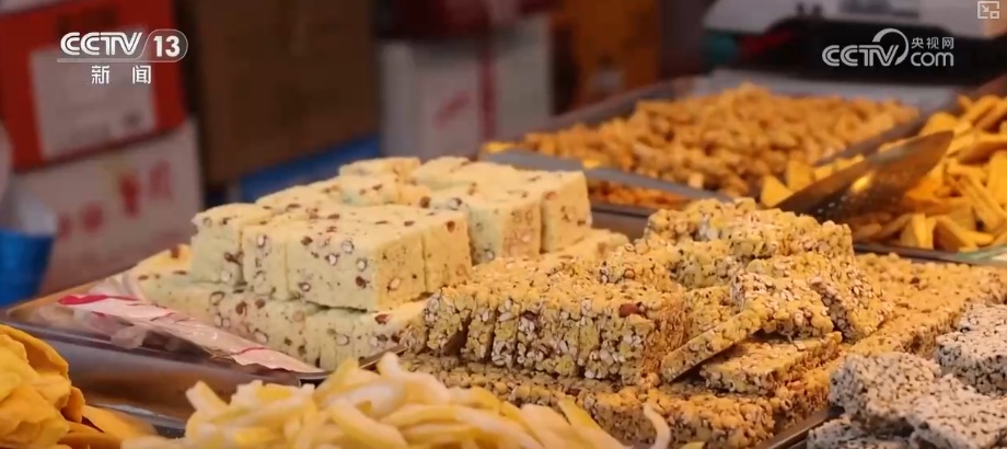 多彩集市透着浓浓年味藏着经济活力 品质升级助力“年经济”焕彩焕新