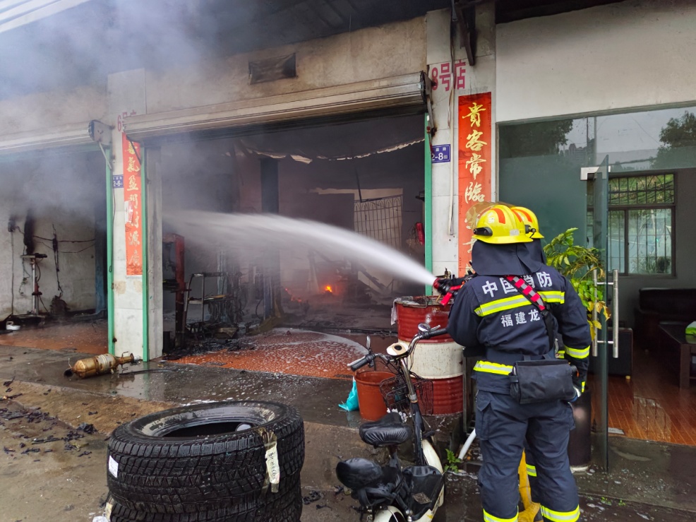 煮锅面，一间店铺烧没了！这个疏忽不能有……