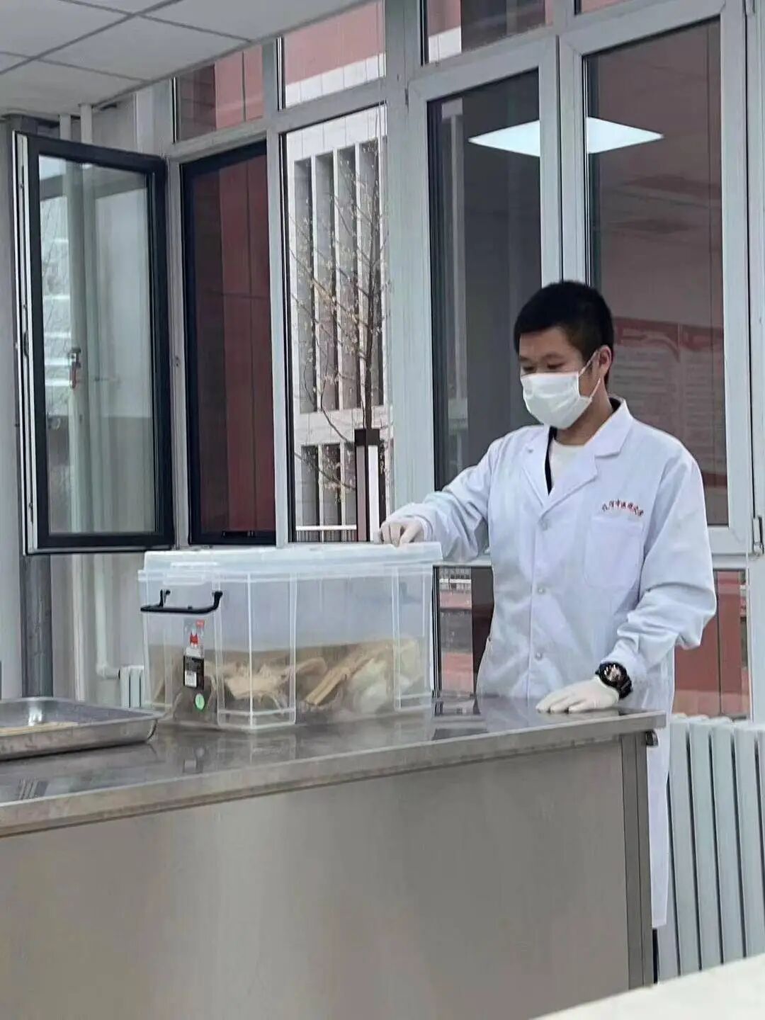 他的素描里,全是穿军装的样子……英雄金城龙,一路走好! 他的素描里,全是穿军装的样子……英雄金城龙,一路走好!