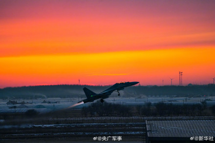 好美啊！被战机霞光同框大片惊艳到了