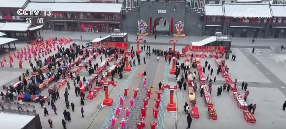 多彩集市透着浓浓年味藏着经济活力 品质升级助力“年经济”焕彩焕新