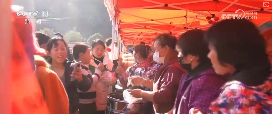 多彩集市透着浓浓年味藏着经济活力 品质升级助力“年经济”焕彩焕新