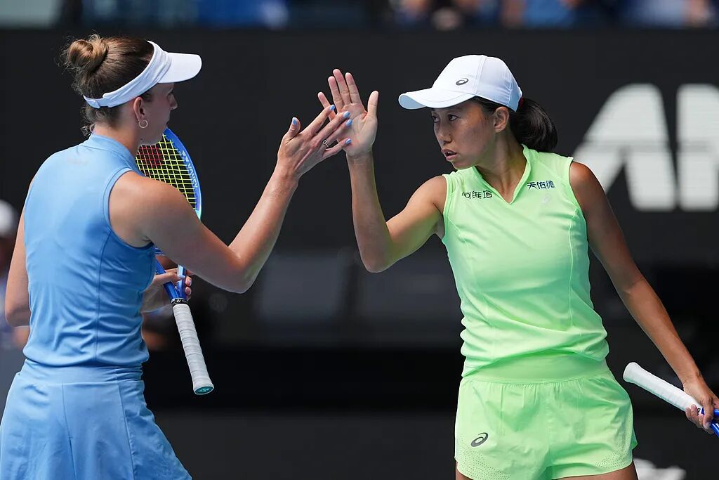 张帅组合夺2026澳网女双冠军，张帅夺得个人大满贯双打第3冠