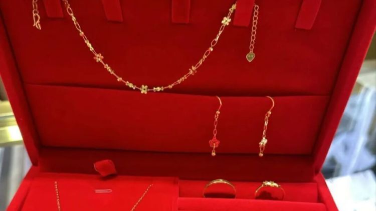 上门高价收金套路？女子卖黄金后重量“缩水”10%