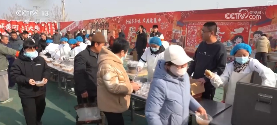 多彩集市透着浓浓年味藏着经济活力 品质升级助力“年经济”焕彩焕新