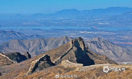 北京冬日暖阳在线 官厅水库冰封水面开始融化 北京冬日暖阳在线 官厅水库冰封水面开始融化