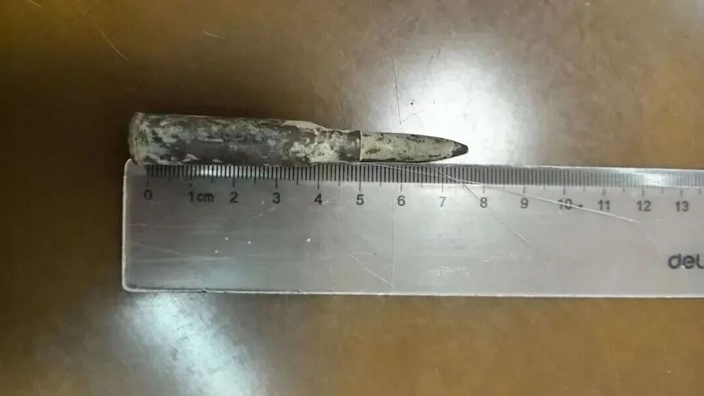 “有人吗？我捡到了一枚子弹！”两个孩子捡到子弹送到派出所