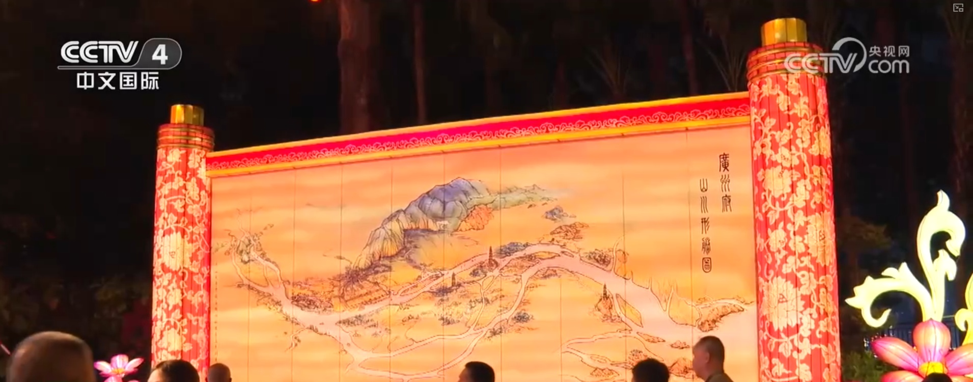 办年货、赏民俗、观花灯，新年氛围感已拉满！“年经济”释放强大消费潜力