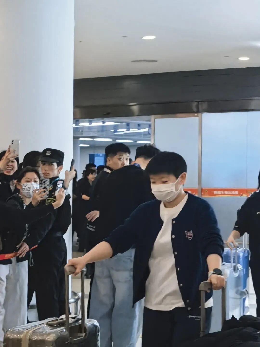 国乒今日抵达海口!赛馆啥样?一睹为快→ 国乒今日抵达海口!赛馆啥样?一睹为快→