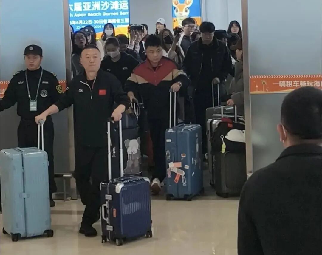 国乒今日抵达海口!赛馆啥样?一睹为快→ 国乒今日抵达海口!赛馆啥样?一睹为快→
