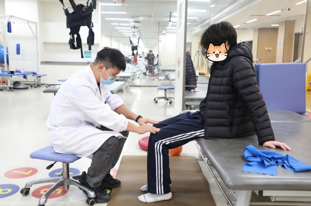 因为一个动作，浙江16岁高中生突然下肢瘫痪！很多人天天做…