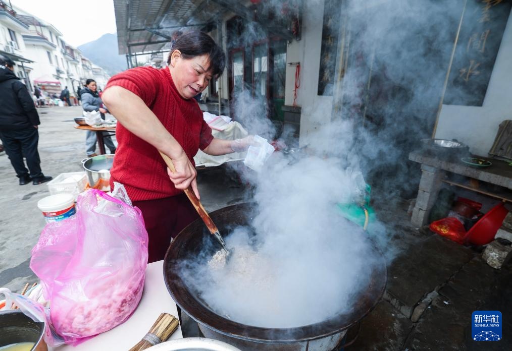 新春走基层丨美丽乡村开启迎新春年俗文化活动 新春走基层丨美丽乡村开启迎新春年俗文化活动