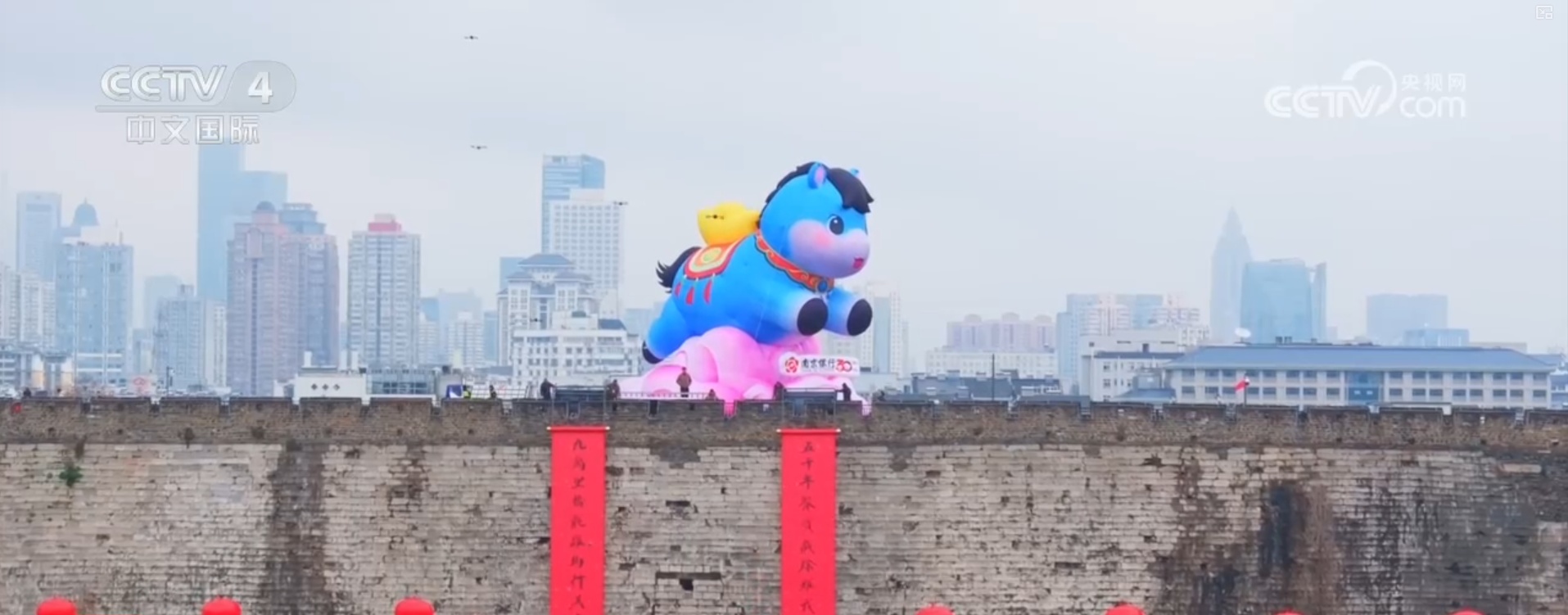 办年货、赏民俗、观花灯，新年氛围感已拉满！“年经济”释放强大消费潜力