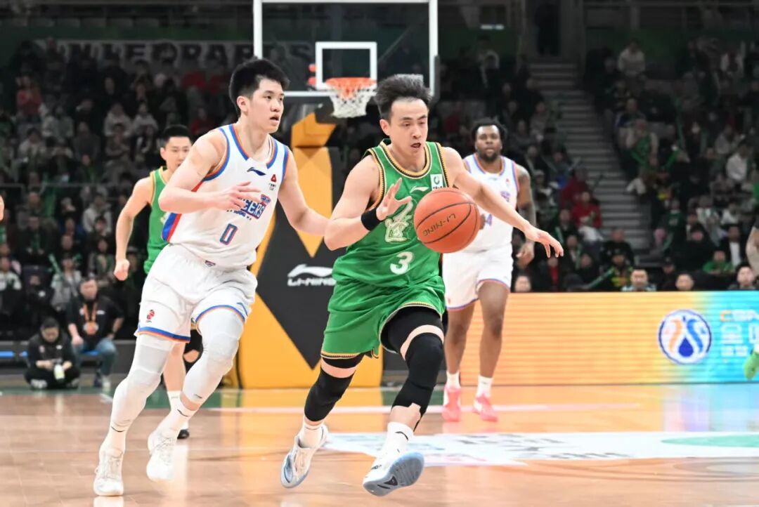 下半场发力，辽篮逆转天津队